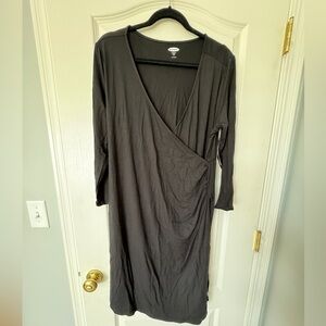 Black Old Navy cross front maternity dress in large.